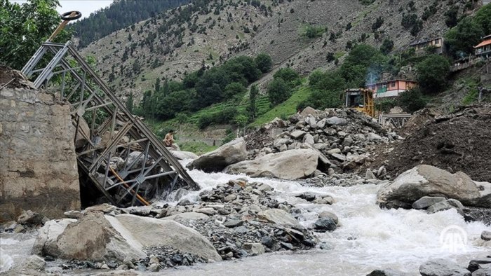 Pokistonda sel toshqinlari qurbonlari soni 351 nafarga yetdi