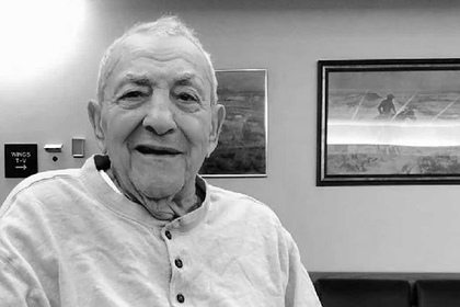 Шифокорлар коронавирусдан ўлган одамнинг ўғлидан суюнчи олишди. Нега? Шифокорлар коронавирусдан ўлган одамнинг ўғлидан суюнчи олишди. Нега?