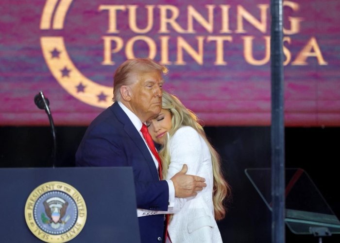 Donald Tramp suiqasd qurboni bo‘lgan tarafdori Charli Kirkni "o‘z avlodining giganti" deb atadi