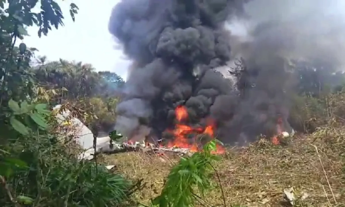 Kolumbiyada harbiy samolyotning qulashi oqibatida kamida 38 kishi halok bo‘ldi