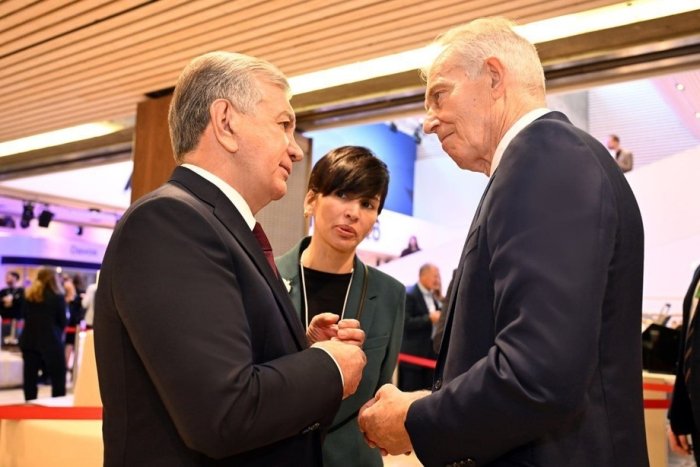 Президент Давосда қатор сиёсатчилар билан суҳбатлашди: маълумотлар