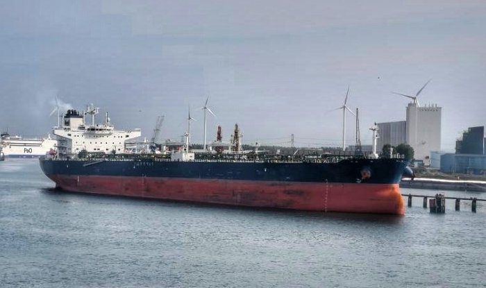 Қора денгиз Россиянинг “соя флоти”га тегишли икки танкери портлаб кетди