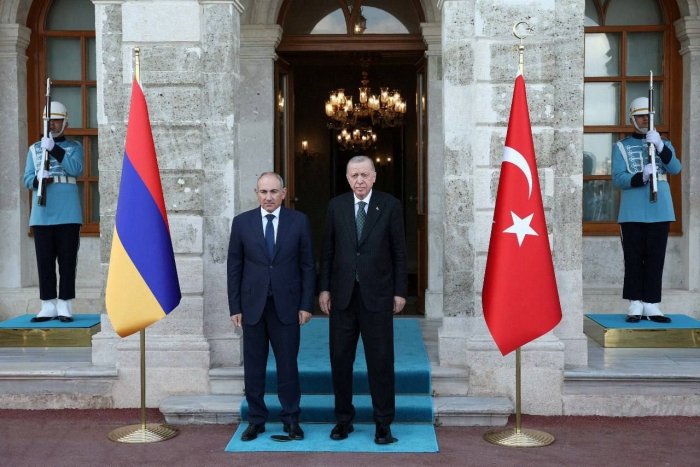 Erdog‘an va Pashinyan Istanbulda uchrashuv o‘tkazdi