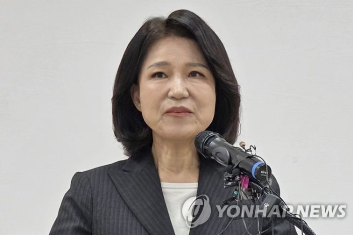 Ли Жин Сук Дэгу мэри сайловидан чиқди