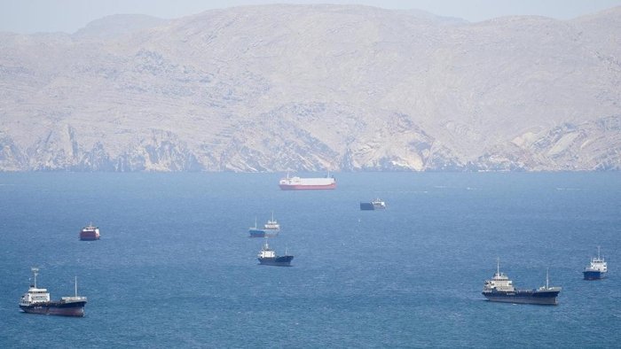 Эрон АҚШ денгиз блокадасига ҳарбий жавоб бериш билан таҳдид қилди